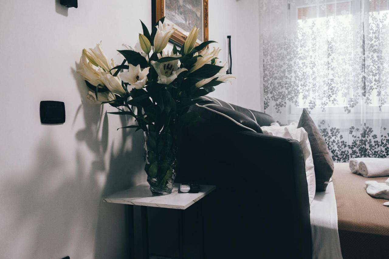 Gregorio VII Luxury Suites San Damaso Рим Екстер'єр фото